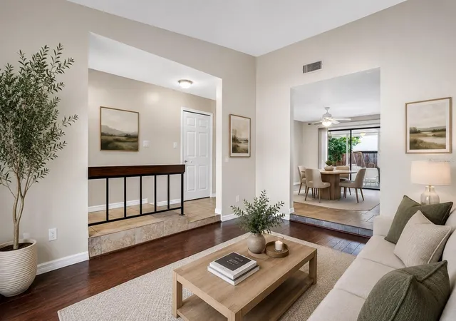 Photo 2 of Single family home for sale at 300 Dublin Dr, Lake Mary, FL 32746 | MLS# O6437456 | Listing updated on 2026-09-07