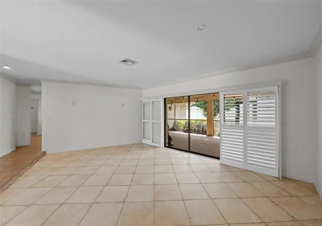 Photo 3 of Single family home for sale at 1252 Waterside Ln, Venice, FL 34285 | MLS# A4704384 | Listing updated on 2026-09-15