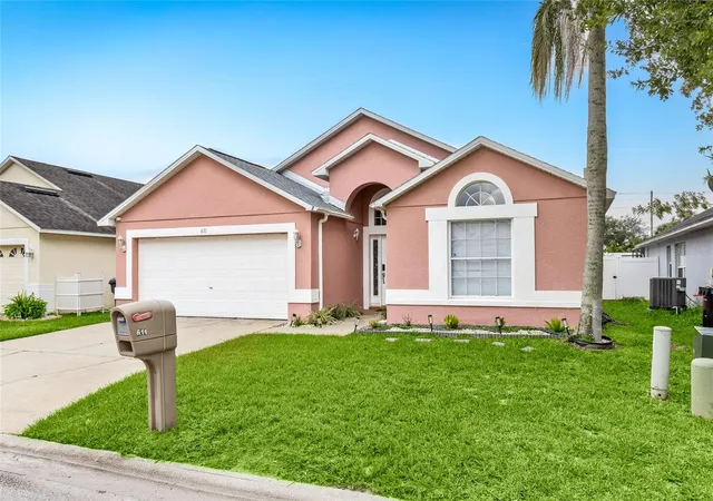 Photo 3 of Single family home for sale at 611 Saddle Ridge Dr, Davenport, FL 33896 | MLS# O6437459 | Listing updated on 2026-09-18