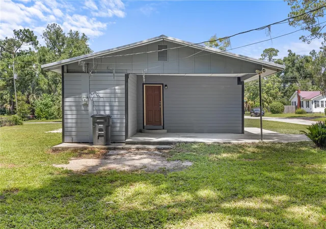 Photo 3 of Sale Pending at 702 Church Ave Sw, Live Oak, FL 32064 | MLS# C7530106 | Listing updated on 2026-09-08