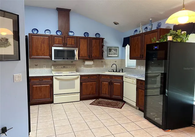 Photo 2 of Single family home for sale at 1842 Puerto Bello Dr, Lady Lake, FL 32159 | MLS# G5117106 | Listing updated on 2026-09-30