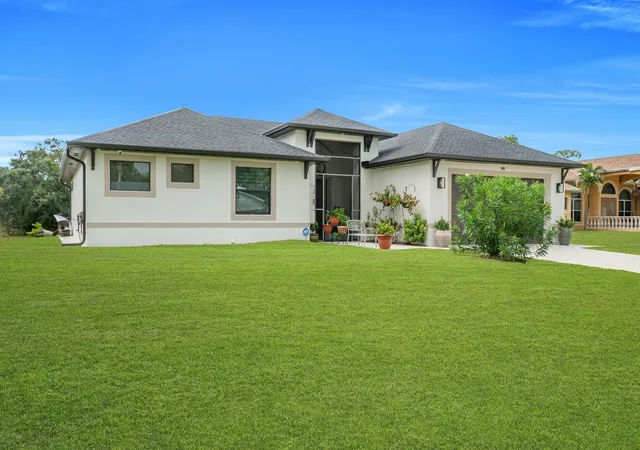 Photo 2 of Single family home for sale at 609 Clayton Ave, Lehigh Acres, FL 33972 | MLS# A4704387 | Listing updated on 2026-09-01