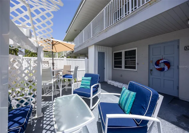 Listing Photo 4 - Condo for sale in building located at 6777 Winkler Rd, Fort Myers, FL 33919 - Unit #130