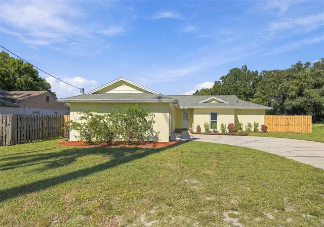 Photo 3 of Single family home for sale at 3021 W Sitka St, Tampa, FL 33614 | MLS# TB8543530 | Listing updated on 2026-10-29