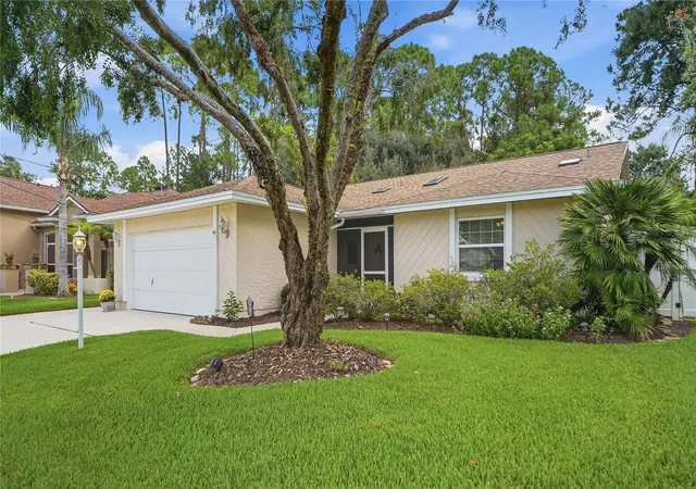 Photo 2 of Single family home for sale at 12 Woodford Ln, Palm Coast, FL 32164 | MLS# FC321063 | Listing updated on 2026-10-05