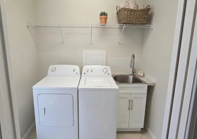 Photo 3 of Single family home for sale at 219 Hunt St, Clermont, FL 34711 | MLS# O6437481 | Listing updated on 2026-09-05