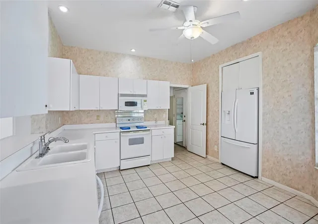 Photo 4 of Single family home for sale at 1104 Villeroy Dr, Sun City Center, FL 33573 | MLS# TB8543534 | Listing updated on 2026-09-13