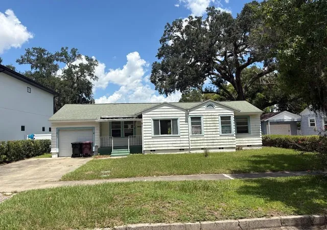 Photo 1 of Sale Pending at 1421 W Yale St, Orlando, FL 32804 | MLS# O6437487 | Listing updated on 2026-09-02