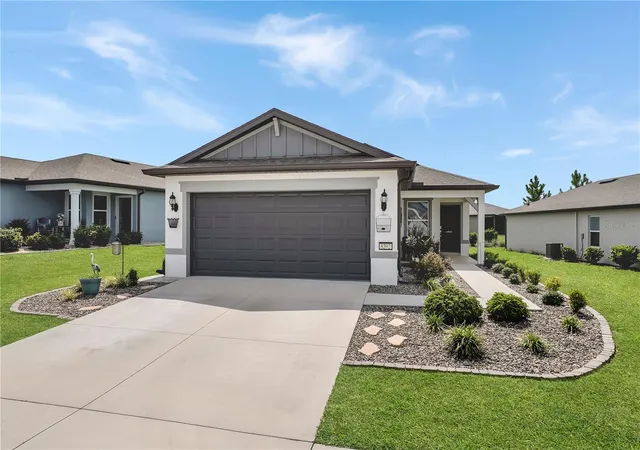 Photo 2 of Single family home for sale at 8392 Sw 54th Loop, Ocala, FL 34481 | MLS# OM731311 | Listing updated on 2026-08-29