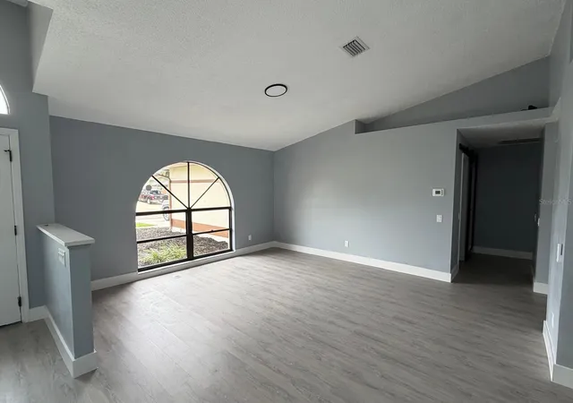 Photo 4 of Single family home for sale at 1704 Sagebrush Rd, Plant City, FL 33566 | MLS# TB8543545 | Listing updated on 2026-10-07