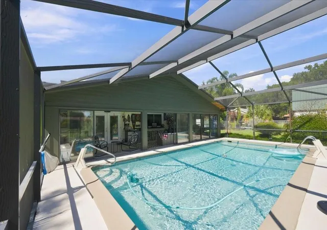 Photo 2 of Sale Pending at 4475 Old Colony Rd, Mulberry, FL 33860 | MLS# L4964659 | Listing updated on 2026-09-26