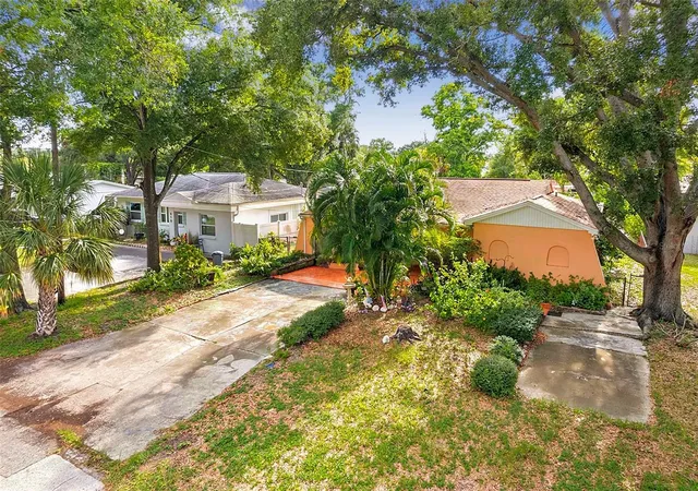 Photo 1 of Sale Pending at 612 N Woodlynne Ave, Tampa, FL 33609 | MLS# V4950984 | Listing updated on 2026-09-28