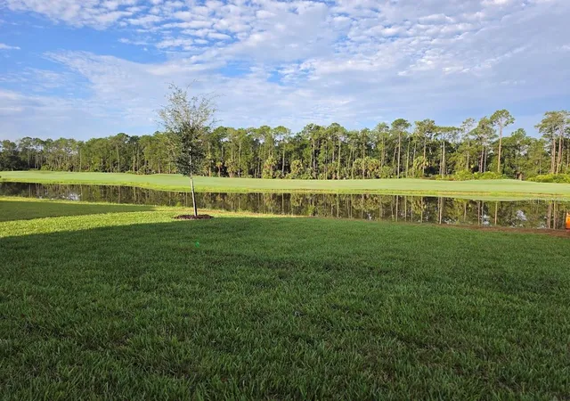 Photo 3 of Single family home for sale at 1025 Champion Ridge Dr, Daytona Beach, FL 32124 | MLS# O6437500 | Listing updated on 2026-09-08