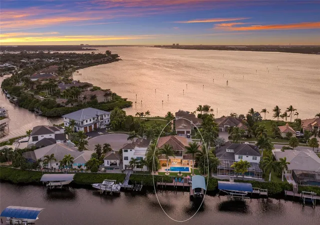 Photo 1 of Single family home for sale at 613 Regatta Way, Bradenton, FL 34208 | MLS# A4704413 | Listing updated on 2026-09-19