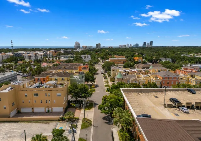 Listing Photo 2 - Condo for sale in building located at 520 S Armenia Ave, Tampa, FL 33609 - Unit #1229E