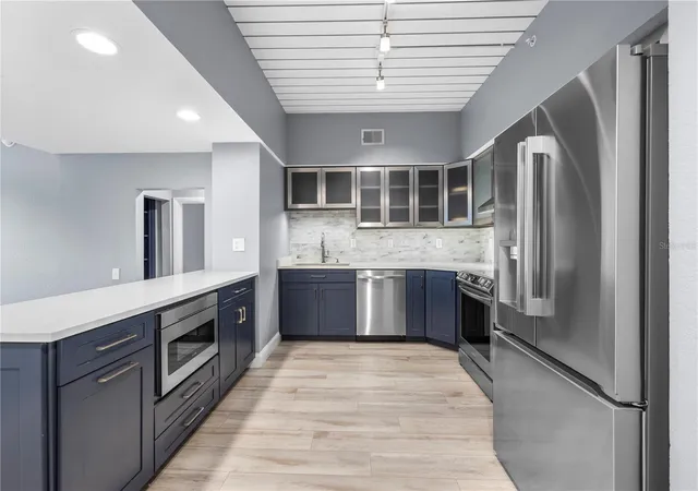 Listing Photo 5 - Condo for sale in building located at 520 S Armenia Ave, Tampa, FL 33609 - Unit #1229E