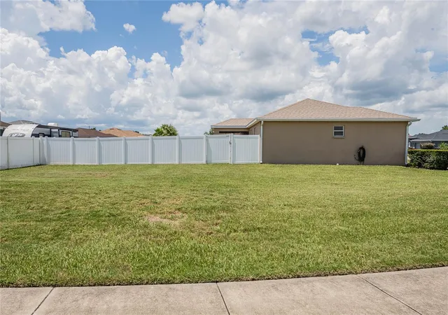 Photo 3 of Single family home for sale at 3291 Winchester Estates Cir, Lakeland, FL 33810 | MLS# L4964662 | Listing updated on 2026-10-07