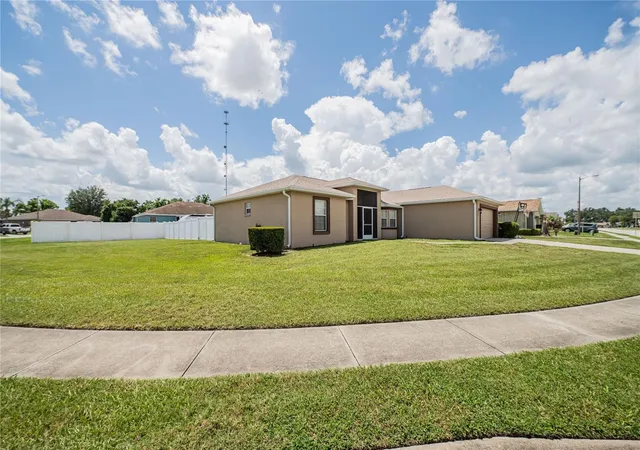 Photo 4 of Single family home for sale at 3291 Winchester Estates Cir, Lakeland, FL 33810 | MLS# L4964662 | Listing updated on 2026-10-07