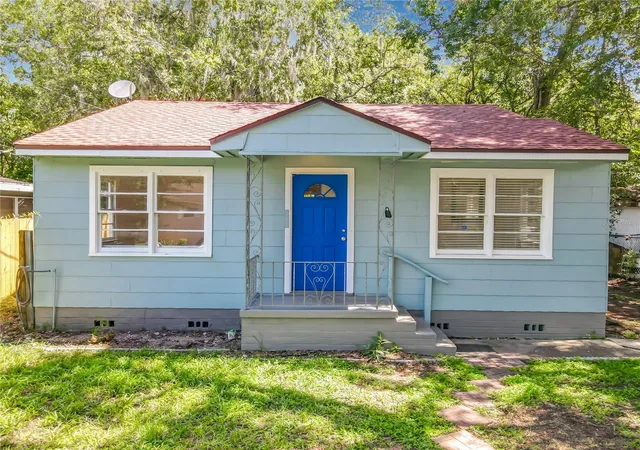 Photo 1 of Single family home for sale at 709 Edwards St, Daytona Beach, FL 32114 | MLS# V4950990 | Listing updated on 2026-09-04