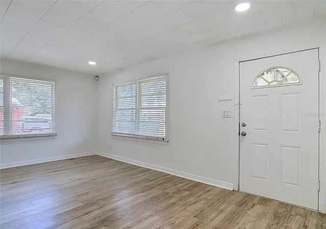 Photo 2 of Single family home for sale at 709 Edwards St, Daytona Beach, FL 32114 | MLS# V4950990 | Listing updated on 2026-09-04
