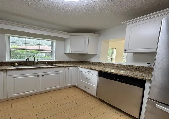 Photo 4 of Single family home for sale at 13381 Se 106Th Ct, Ocklawaha, FL 32179 | MLS# G5117124 | Listing updated on 2026-10-02
