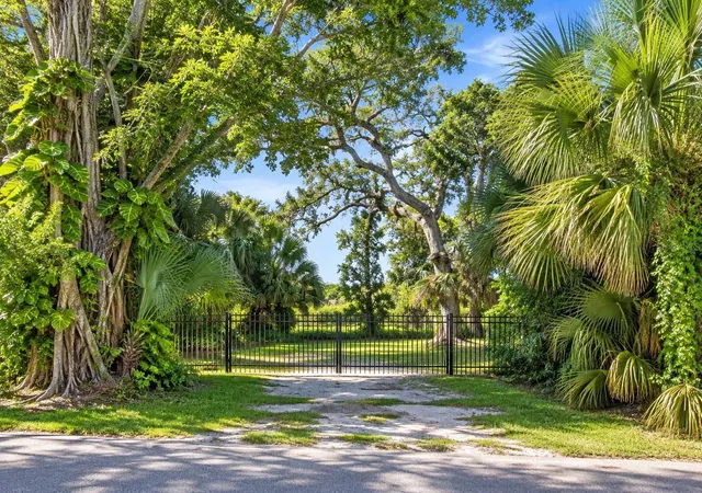 Land for sale at Lot 12 Montclair Dr, SARASOTA, FL 34231 | MLS# A4704417