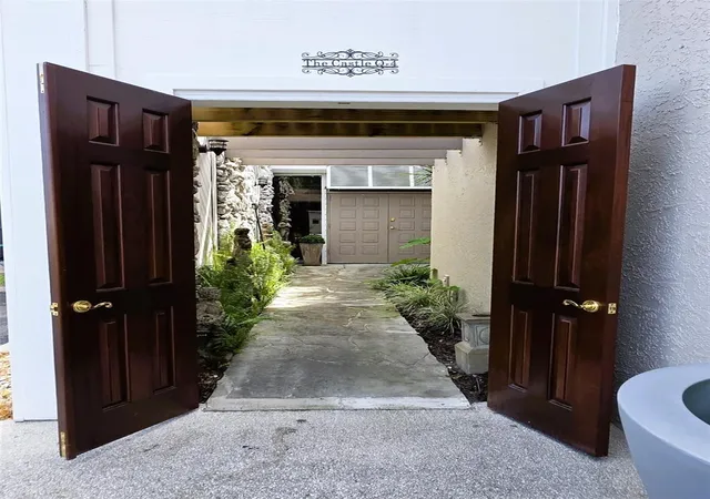 Photo 3 of Condo for sale at 1778 Samurai Point #Q4, Lutz, FL 33558 | MLS# W7889030 | Listing updated on 2026-10-04