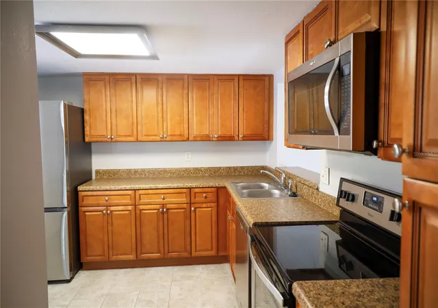 Photo 3 of House for sale at 321 Windrush Loop, Tarpon Springs, FL 34689 | MLS# TB8543592 | Listing updated on 2026-09-13