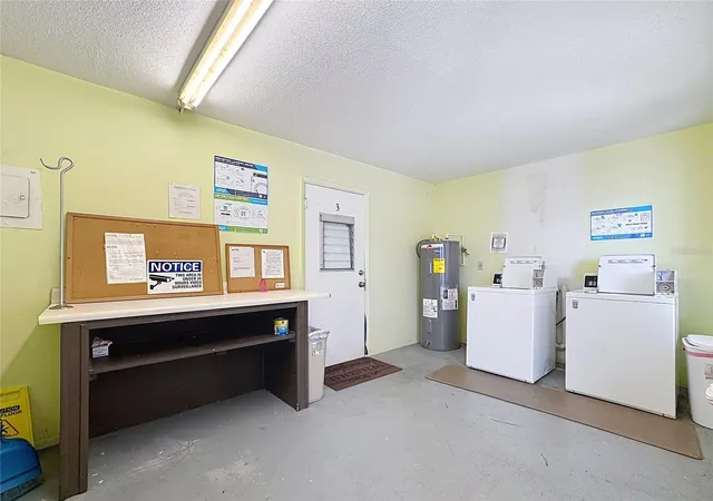 Listing Photo 2 - Condo for sale in building located at 612 Guild Dr, Venice, FL 34285 - Unit #18