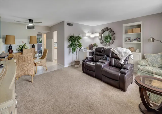 Listing Photo 4 - Condo for sale in building located at 612 Guild Dr, Venice, FL 34285 - Unit #18