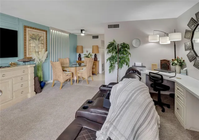 Listing Photo 5 - Condo for sale in building located at 612 Guild Dr, Venice, FL 34285 - Unit #18