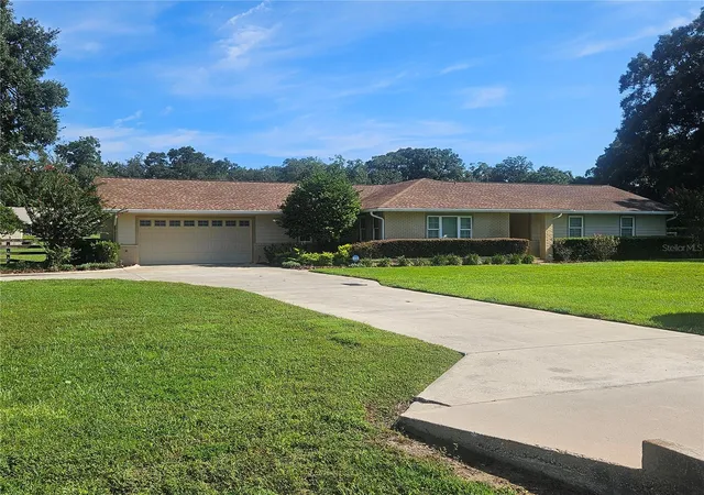 Single family home for sale at 5421 SE 18th Lane, OCALA, FL 34480 | MLS# G5117125