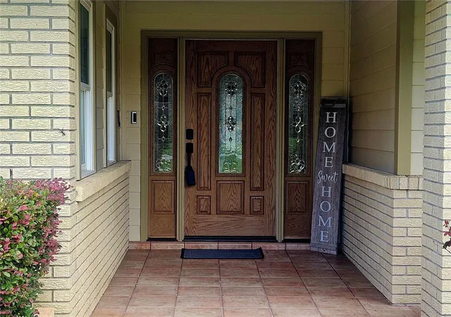 Photo 2 of Single family home for sale at 5421 Se 18th Lane, Ocala, FL 34480 | MLS# G5117125 | Listing updated on 2026-09-25
