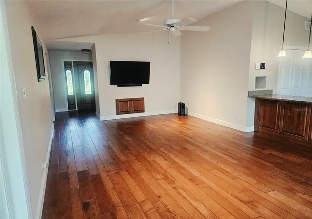Photo 3 of Single family home for sale at 5421 Se 18th Lane, Ocala, FL 34480 | MLS# G5117125 | Listing updated on 2026-09-25