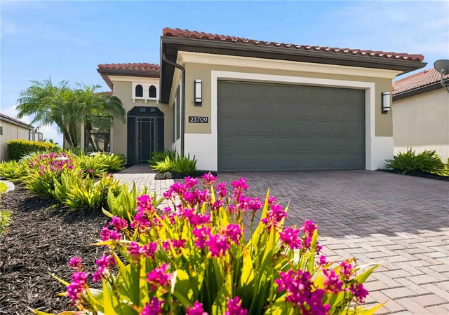 Photo 1 of Single family home for sale at 23709 Waverly Cir, Venice, FL 34293 | MLS# D6148607 | Listing updated on 2026-09-16
