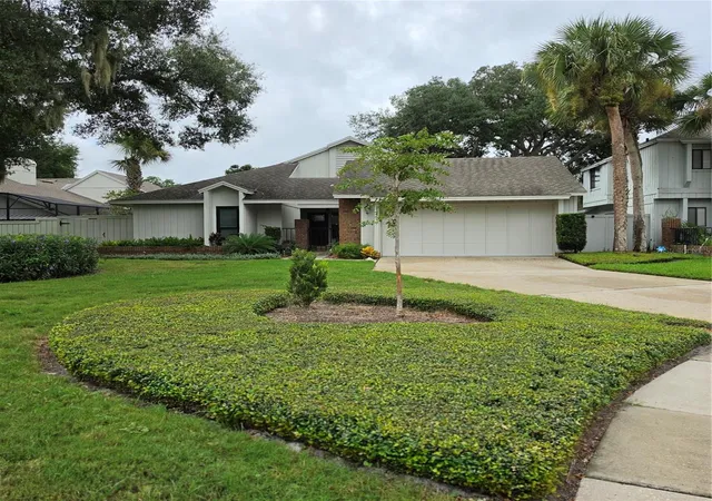 Photo 3 of Sale Pending at 2525 Thicket Ridge Ct, Longwood, FL 32779 | MLS# O6437533 | Listing updated on 2026-09-11