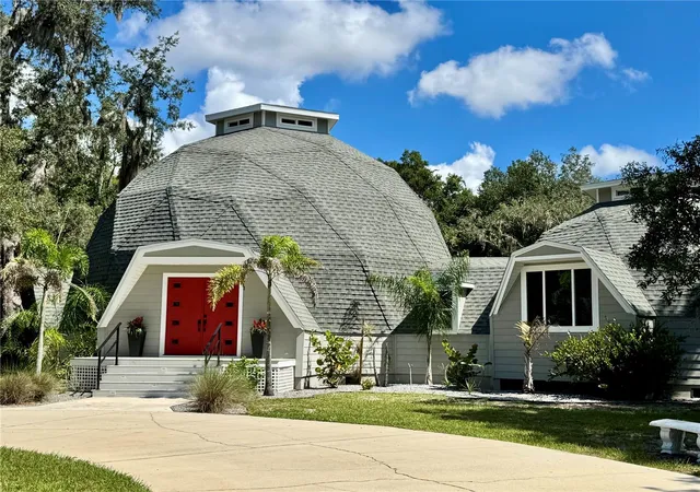 Photo 1 of Single family home for sale at 9710 Black Bear Ct, New Port Richey, FL 34654 | MLS# TB8543601 | Listing updated on 2026-10-04