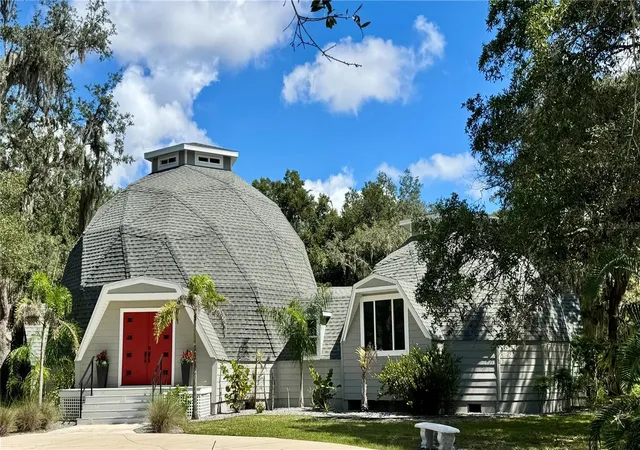 Photo 2 of Single family home for sale at 9710 Black Bear Ct, New Port Richey, FL 34654 | MLS# TB8543601 | Listing updated on 2026-10-04