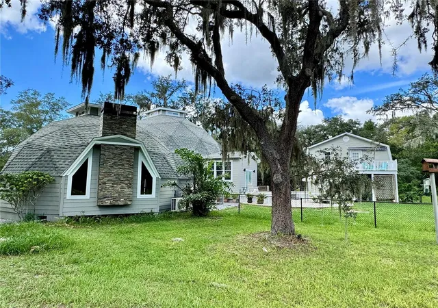Photo 3 of Single family home for sale at 9710 Black Bear Ct, New Port Richey, FL 34654 | MLS# TB8543601 | Listing updated on 2026-10-04