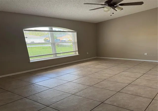 Photo 4 of Single family home for sale at 317 Chelmsford Ct, Kissimmee, FL 34758 | MLS# S5156548 | Listing updated on 2026-10-15