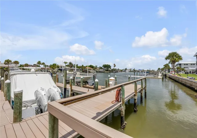 Listing Photo 5 - Condo for sale in building located at 273 Middle Wy, NEW SMYRNA BEACH, FL 32169 - Unit #G