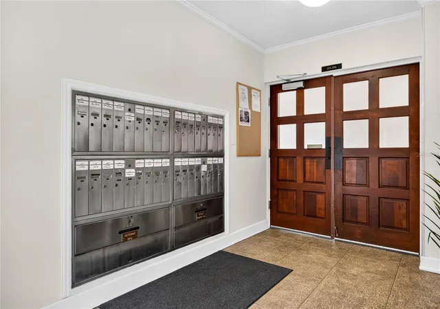 2nd image of 2623 Seville Blvd, CLEARWATER, FL 33764