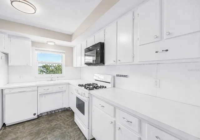 Photo 4 of Condo for sale at 1868 Shore Dr S #310, South Pasadena, FL 33707 | MLS# TB8543617 | Listing updated on 2026-09-16