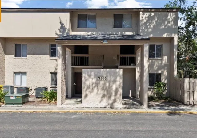 Photo 3 of Condo for sale at 7509 Pitch Pine Cir #121, Tampa, FL 33617 | MLS# TB8543626 | Listing updated on 2026-09-25