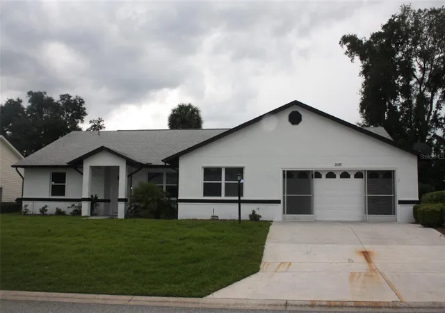 Photo 1 of Single family home for sale at 26245 Newcombe Cir, Leesburg, FL 34748 | MLS# S5156558 | Listing updated on 2026-09-21
