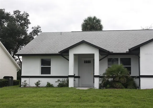 Photo 2 of Single family home for sale at 26245 Newcombe Cir, Leesburg, FL 34748 | MLS# S5156558 | Listing updated on 2026-09-21