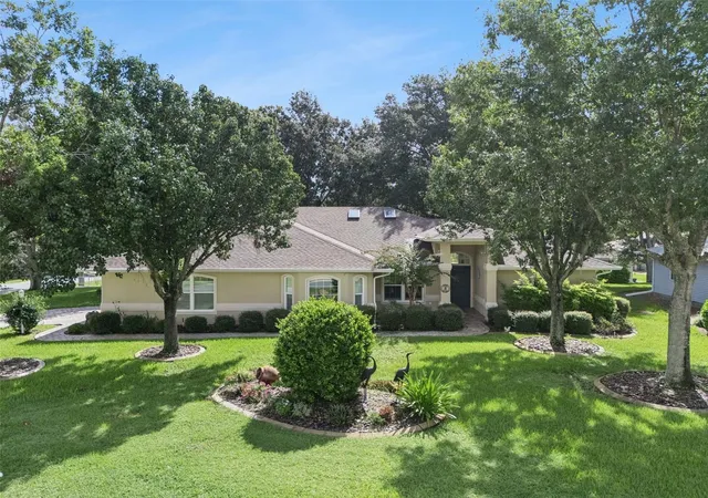 Photo 2 of Single family home for sale at 21142 Edinborough Pl, Leesburg, FL 34748 | MLS# G5117130 | Listing updated on 2026-10-17
