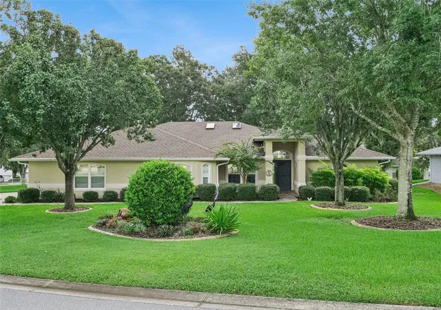 Photo 3 of Single family home for sale at 21142 Edinborough Pl, Leesburg, FL 34748 | MLS# G5117130 | Listing updated on 2026-10-17