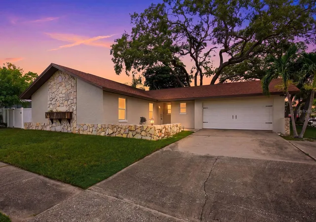 Photo 2 of Single family home for sale at 12620 115th St, Largo, FL 33778 | MLS# TB8543635 | Listing updated on 2026-10-01