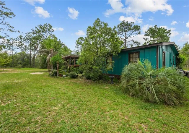 Photo 2 of Manufactured home for sale at 112 Birchdale Trl, Hawthorne, FL 32640 | MLS# FC321074 | Listing updated on 2026-08-29